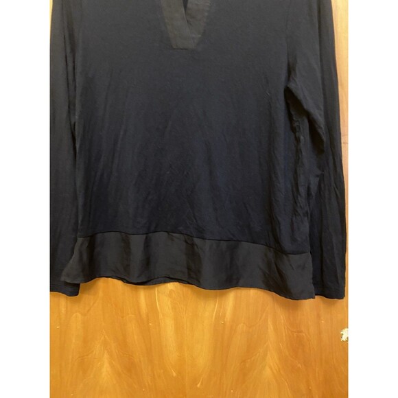 Banana Republic Women's black long-sleeve blouse V-neck and ruffle hem Size/ SP - Picture 4 of 10